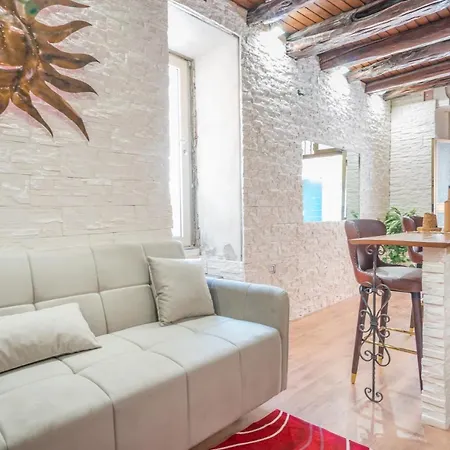 Ginepro - Villanova - Cortile Con In Centro Appartamento